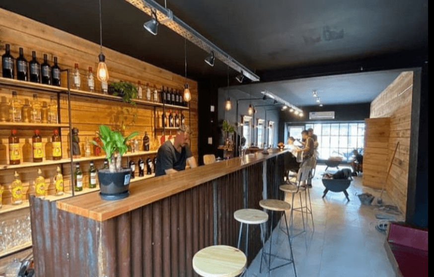 Barbería con Bar en venta